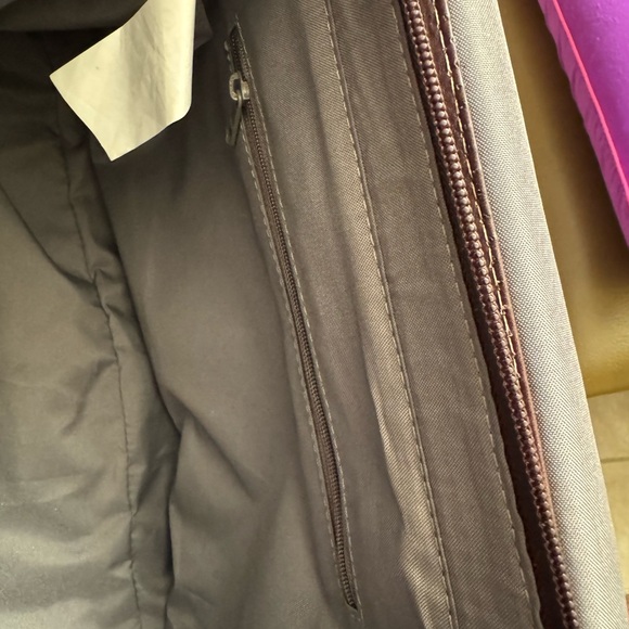 Authentic 100%  Leather AGM.CTT Beyond Leather Crossbody Women Bag Purse. - Picture 11 of 16